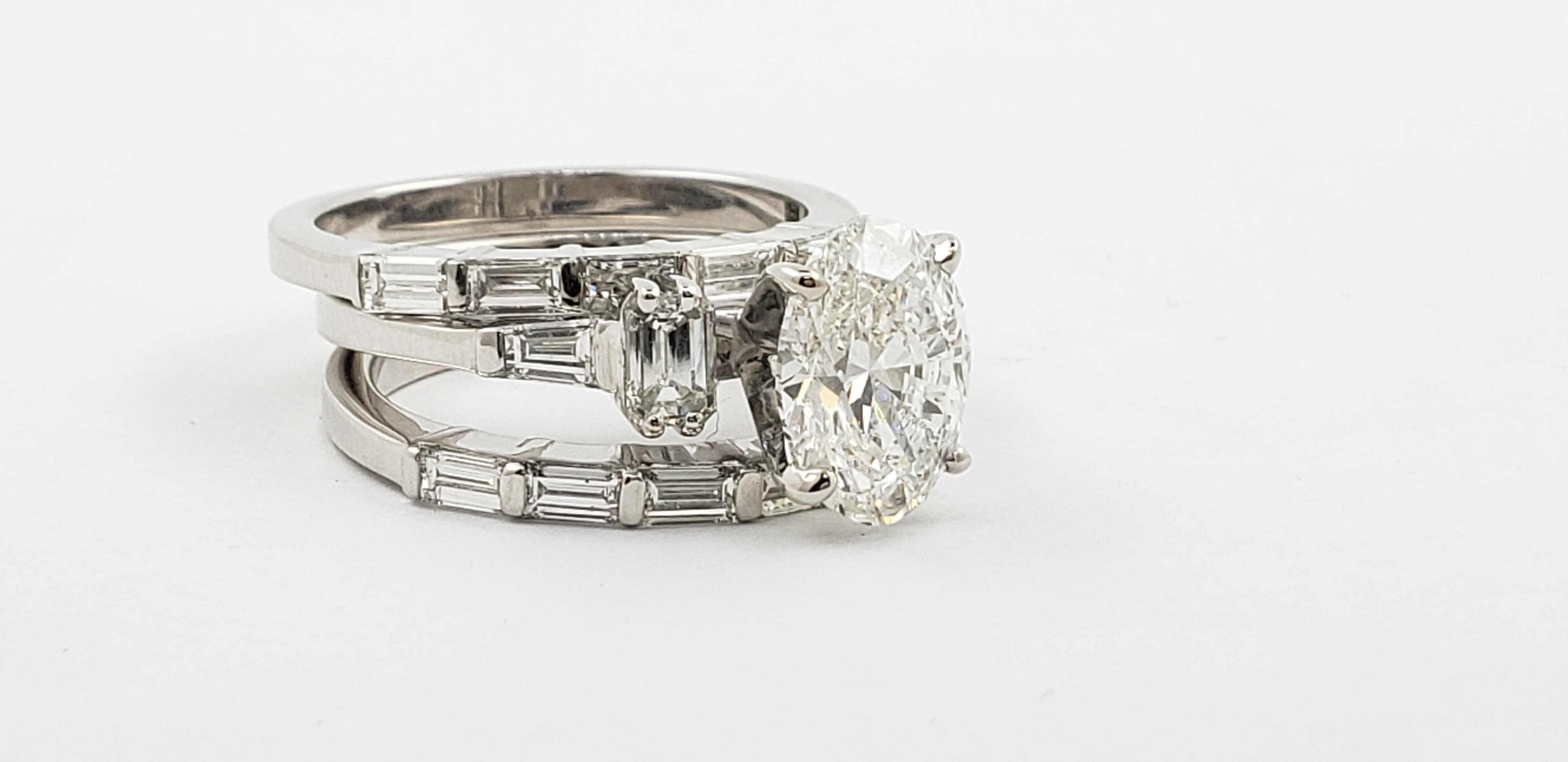 3 pcs Oval Shape Bridal Set with Emerald & Baguette Side Diamonds